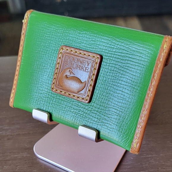 Dooney & Bourke Accessories - GUC Dooney and Bourke Green Card Case leather